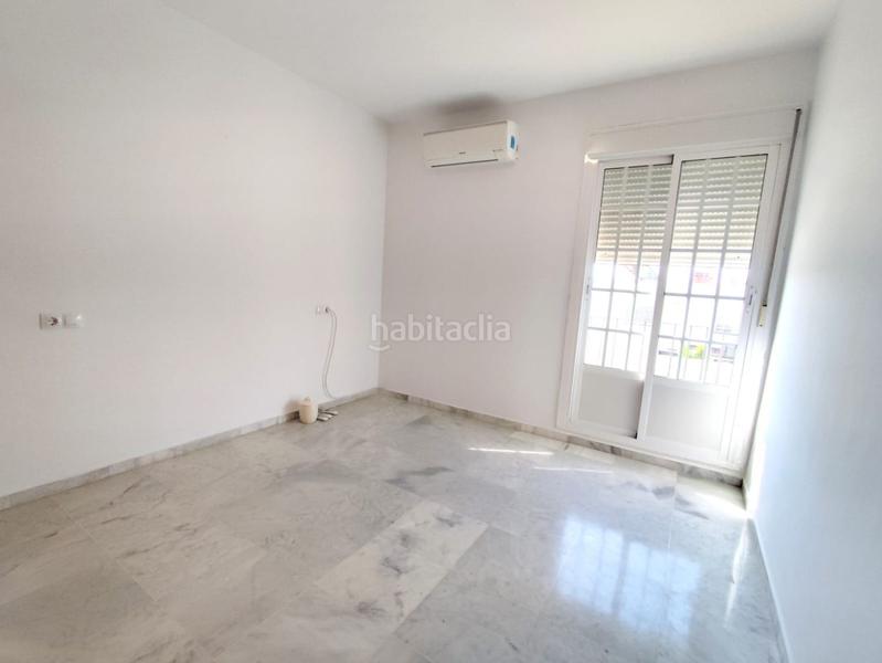 Foto f19e6b04-958e-4c37-9297-f713d2548f98. Casa adosada adosado en venta , 4 dormitorios. en Bollullos de la Mitación