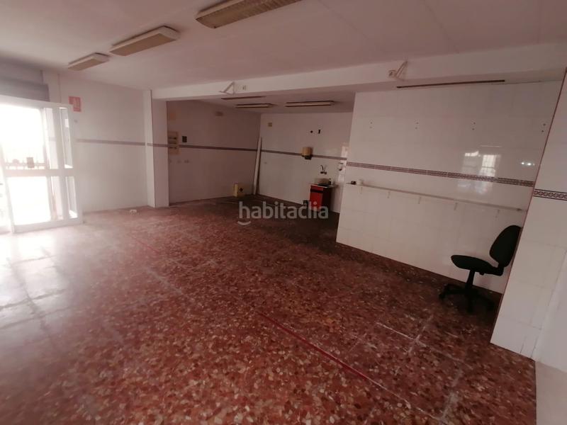 Foto 19075a40-76c5-4313-b1f9-e6c45f70ca01. Alquiler local comercial local en alquiler en Torreblanca torres. en Sevilla