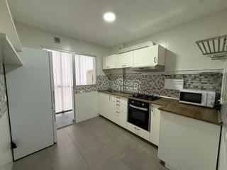 Pis  Gema. Piso en venta en sevilla este, 4 dormitorios.