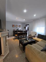 Casa adossada a Benacazón. Adosado en venta en benacazón, 3 dormitorios.