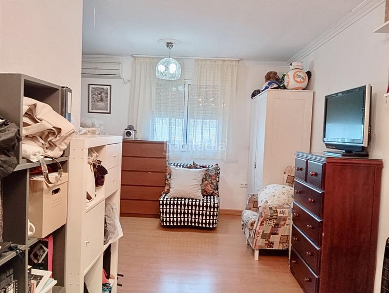 Foto c33f15f6-d7a0-4ea0-9dbb-e3eb19ca9978. Casa adossada amb calefacció a Espartinas pueblo Espartinas