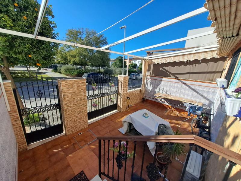 Foto c8c1f9e0-6eb7-4f4a-af33-6a6a84c04463. Casa  en venta , 3 dormitorios. en Palmete Sevilla