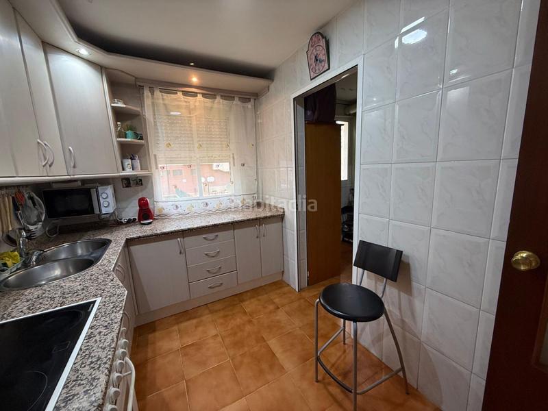 Foto 92e22f90-09e1-4a98-abe0-f493b0e6cc18. Flat with parking in colores - entreparques Sevilla