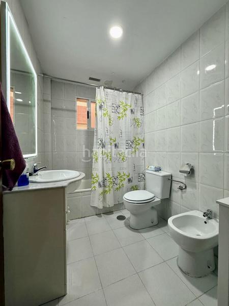 Foto 95f54352-c5b9-49c2-8b20-ca78a32b71a5. Flat with parking in colores - entreparques Sevilla