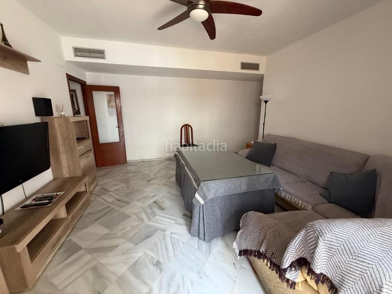 Foto f6bedf83-bd50-406f-a4b4-156b0bfd2c0f. Flat with parking in colores - entreparques Sevilla