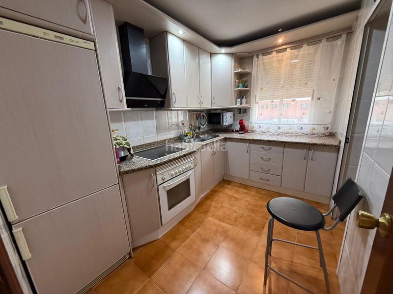 Foto fa9b1a13-9011-4a7c-8521-992a4d16cd6c. Flat with parking in colores - entreparques Sevilla