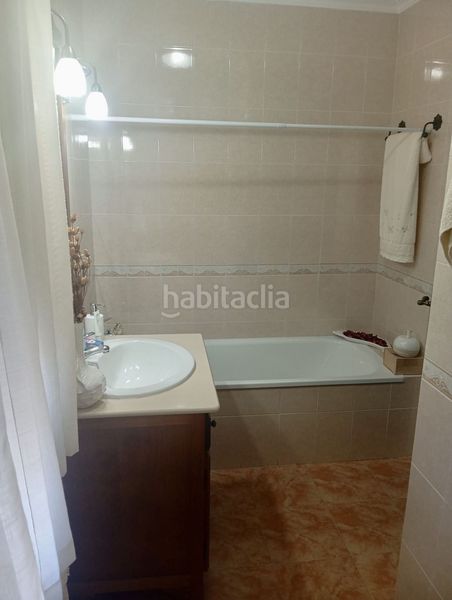 Foto 49096dfe-d2e4-47be-b061-86130b0eaeba. Casa adossada amb calefacció aparcament a Umbrete