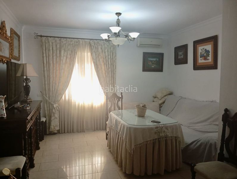Foto 582e9724-bd73-4062-ae0f-d8a99c7e6ba5. Casa adossada amb calefacció aparcament a Umbrete