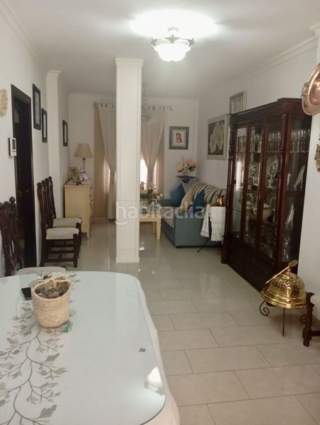 Foto 895dbd90-980b-4a5a-8d73-40a1191c61d1. Casa adossada amb calefacció aparcament a Umbrete