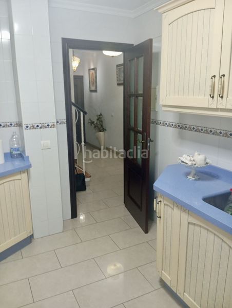 Foto a547235f-c253-4978-abbe-5b64f9559cfe. Casa adossada amb calefacció aparcament a Umbrete