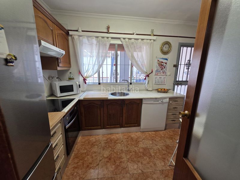 Foto 5939006c-5ded-4ee8-a98a-3d0a309a2861. Casa amb aparcament a colores - entreparques Sevilla