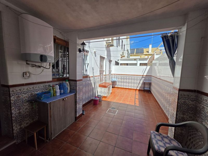 Foto 8d7e10ff-ab25-4eb7-b3d5-0e80818911fd. Casa amb aparcament a colores - entreparques Sevilla