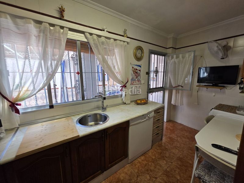 Foto d6536191-2ce4-4cc4-8259-a8670a2f0a63. Casa amb aparcament a colores - entreparques Sevilla