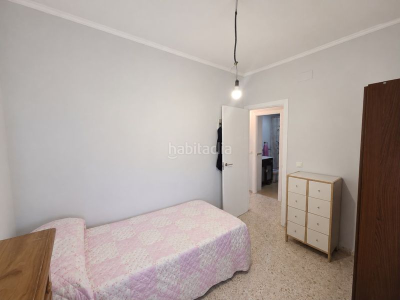 Foto 99b7b812-72b7-46e1-9e3f-30d14f320885. Casa amb aparcament a Palmete Sevilla