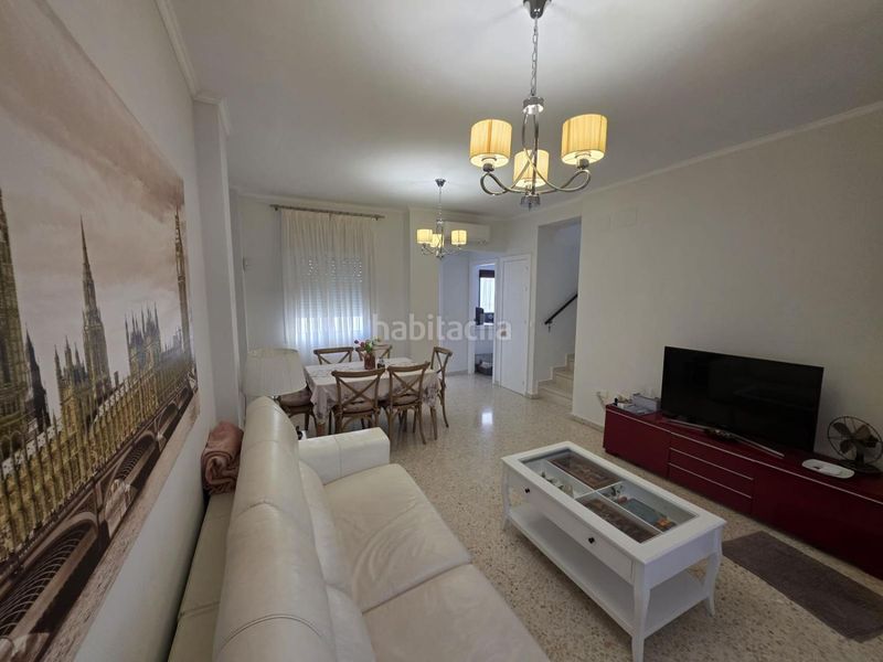 Foto bfda0933-873c-4f5a-a921-723fba8c8d43. Casa amb aparcament a Palmete Sevilla