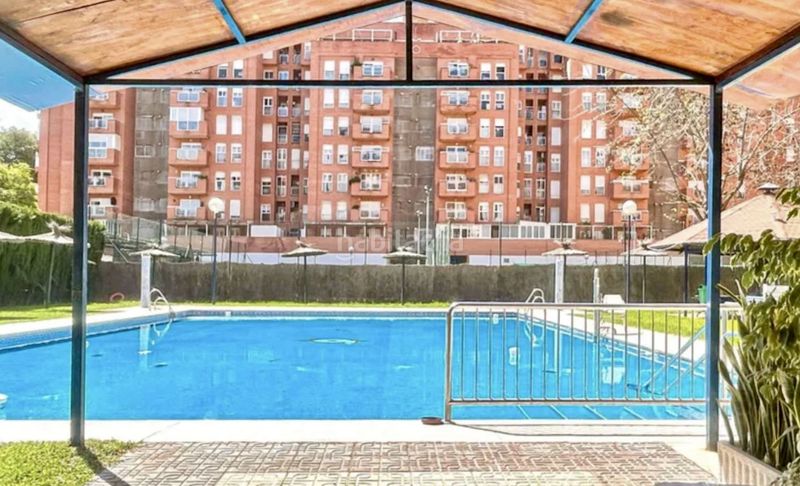 Foto 15f4b7ec-7f4c-44b1-b8c9-f11783fa458c. Pis amb calefacció piscina a Urbadiez - Entrepuentes Sevilla