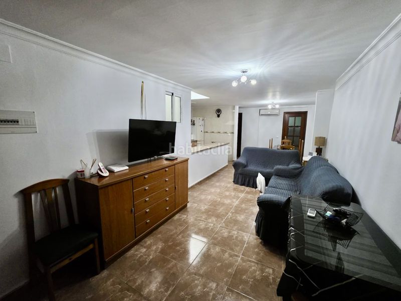 Foto f4532435-6f09-4b48-893f-c0da684ac402. Casa amb aparcament a Torreblanca Sevilla