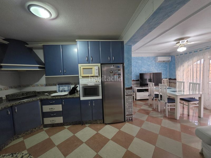 Foto 11bd46a0-7dac-4849-8d10-ed3a77693b38. Casa adossada a Mairena del Alcor