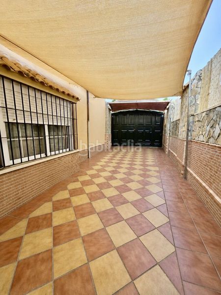 Foto 5017d204-ddf9-407e-a520-1a2ebc875dc9. Casa adossada a Mairena del Alcor