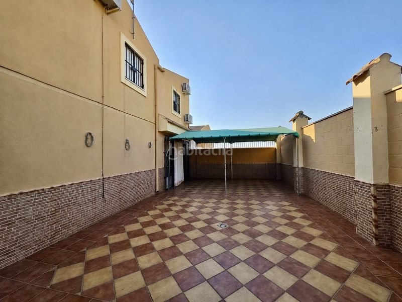 Foto d3737275-3bbe-4b55-974c-0a403d4c8d8f. Casa adossada a Mairena del Alcor