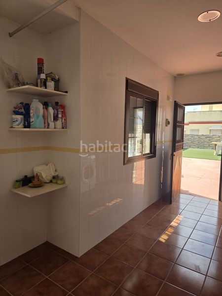 Foto cfda6351-fa19-4414-9d38-da417e793279. Casa amb aparcament a Los Molinos Alcalá de Guadaira