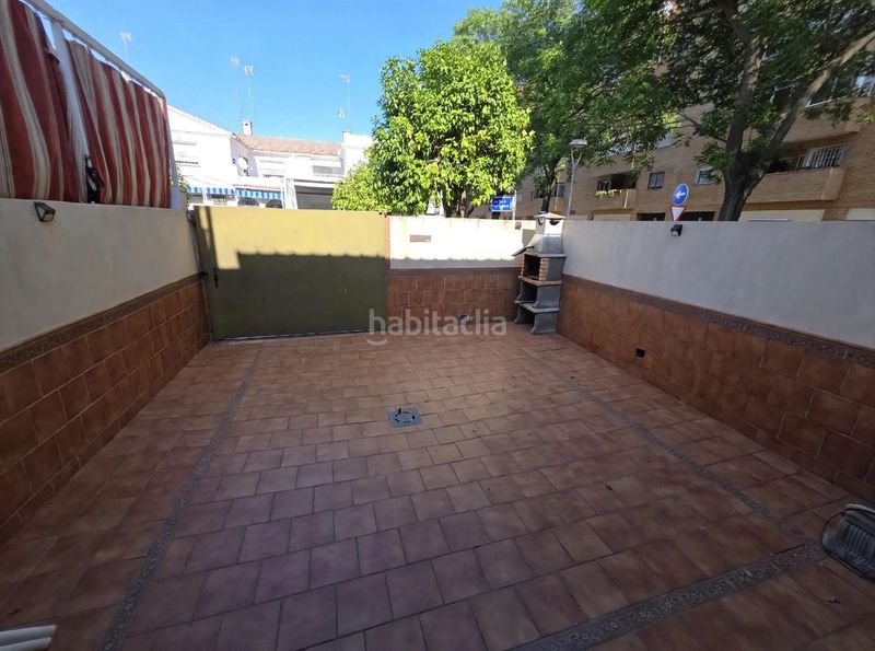 Foto 7c9b2618-f5a2-430b-9662-94b28630a53c. Casa a colores - entreparques Sevilla