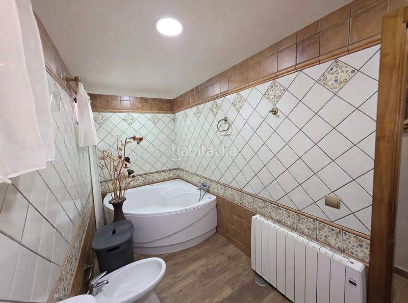 Foto 8b10d1bd-be0c-433c-a632-5596cce43c16. Casa a colores - entreparques Sevilla