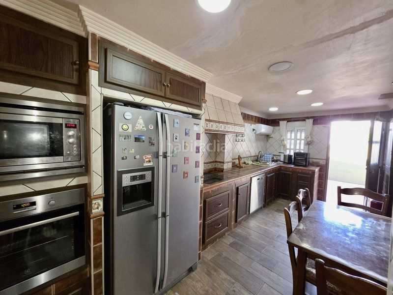 Foto a1201622-6aeb-4e15-ab57-e4117e2ed151. Casa a colores - entreparques Sevilla