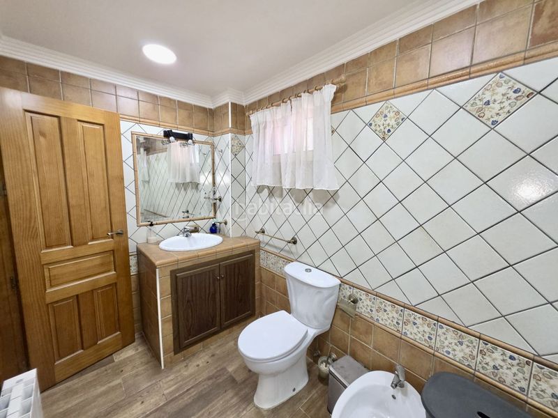 Foto a4971488-9c76-4785-8fe2-be4619c96e9e. Casa a colores - entreparques Sevilla