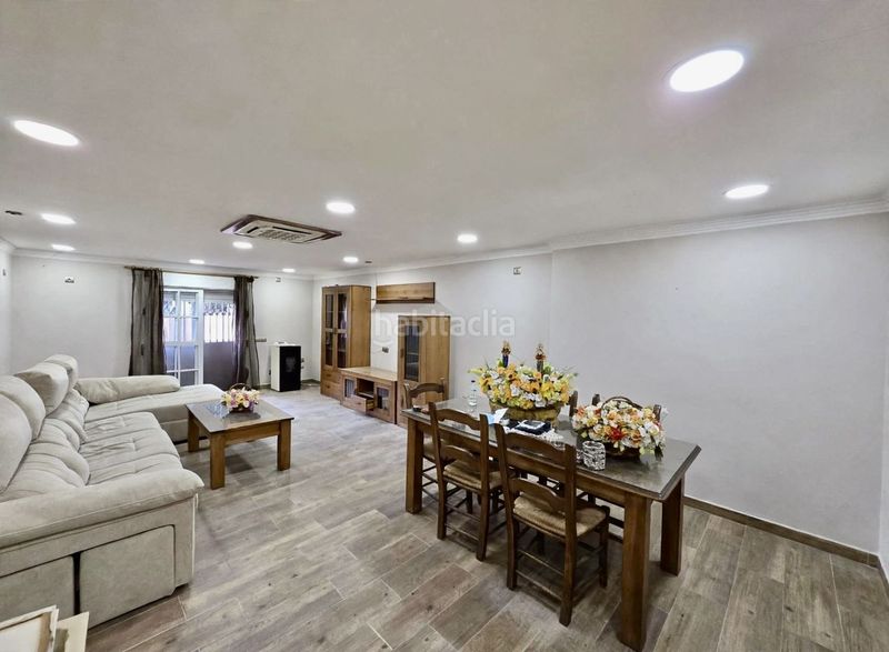 Foto b1b15823-08e0-4e60-b9c5-cea7331b65eb. Casa a colores - entreparques Sevilla