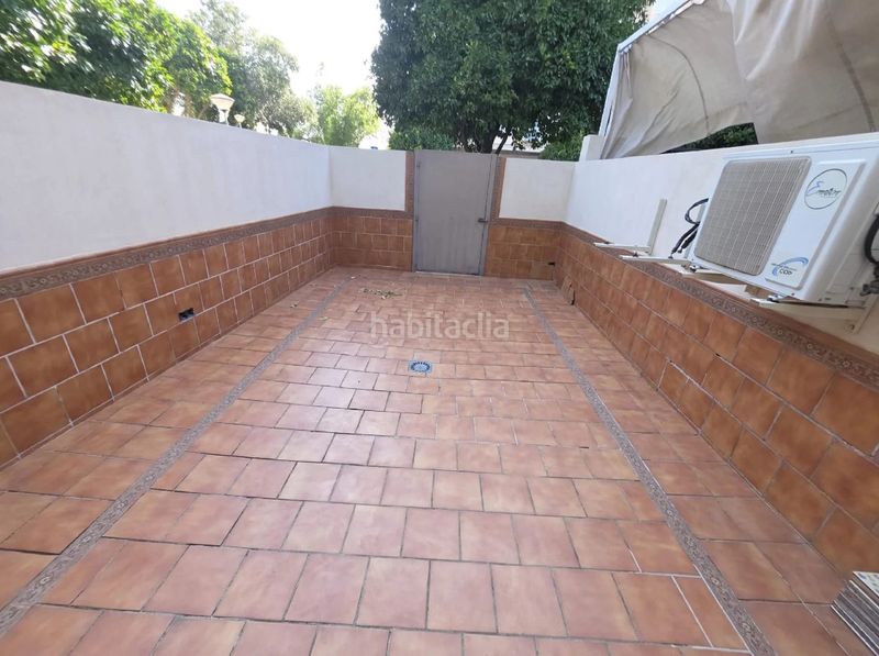 Foto ce802e97-d633-4956-8ee0-4bad1cad74d7. Casa a colores - entreparques Sevilla