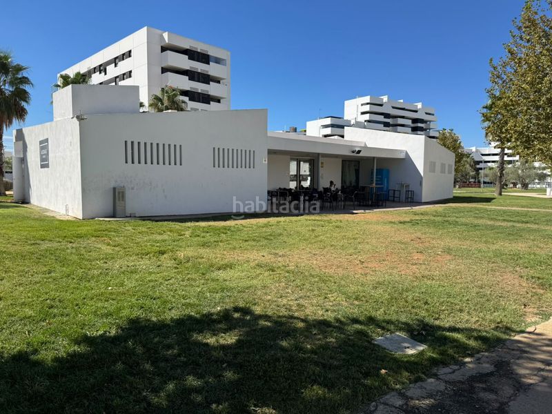 Foto a3a663fa-f298-434c-99f9-35149fcd796d. Pis amb calefacció aparcament piscina a Torreblanca Sevilla