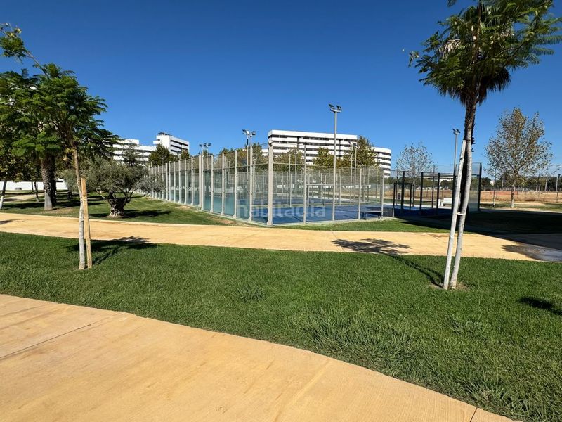 Foto ce88c9ac-2fc3-4f01-81b3-38632e77a2d2. Pis amb calefacció aparcament piscina a Torreblanca Sevilla