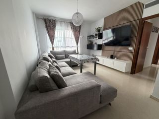 Pis  Profesor manuel clavero arévalo. Piso en venta en sevilla este, 4 dormitorios.