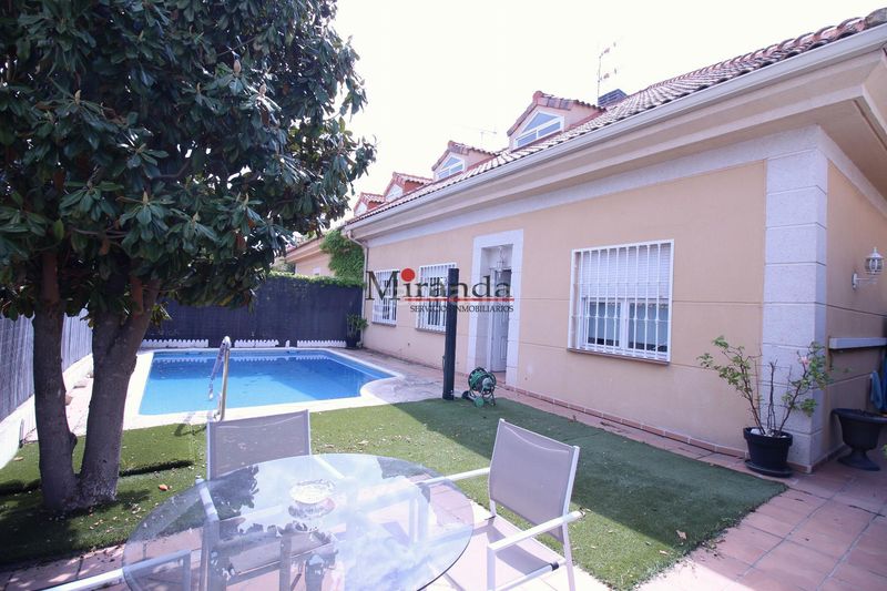Foto da0e0dff-3fd3-4449-a437-9559149215fc. Miete chalet mit heizung parking pool in Centro Villaviciosa de Odón