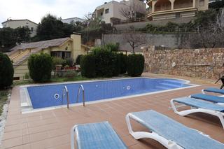Casa aparellada  Carrer escorpio. Casas pareadas en venta en santa maría de llorell