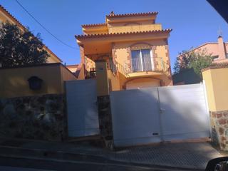 Casa adossada  Carrer miró nord. Casa adosada en venta en l'escala a 500 metros de les platges d’