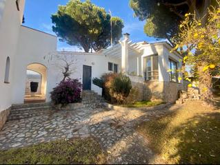 Xalet  Carrer alzines. Chalet independiente en venta en l'escala a 500 metros de cala m