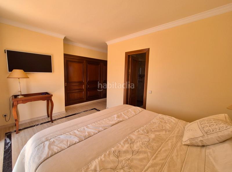 Foto 55fe5aa5-9aa9-4e51-bf65-896a368b098d. Casa villa del carmen en la la campana, : elegancia atemporal con impresionantes vistas al mar en Marbella