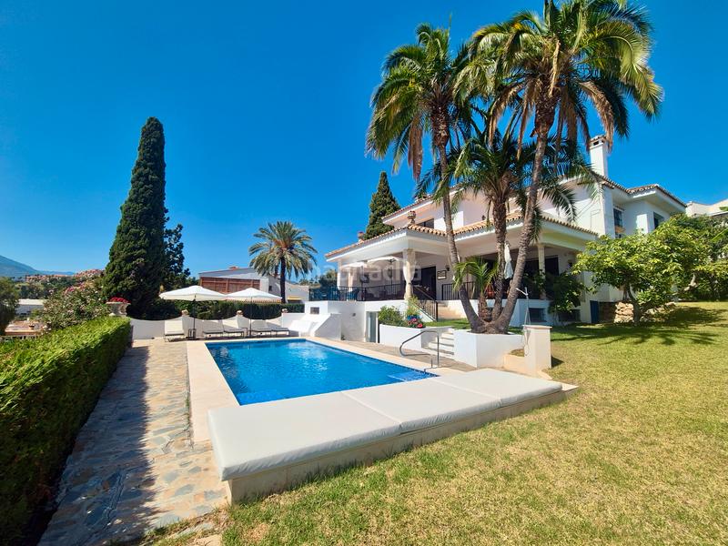 Foto c086a900-f0af-4d15-876a-17839ad18143. Casa villa del carmen en la la campana, : elegancia atemporal con impresionantes vistas al mar en Marbella