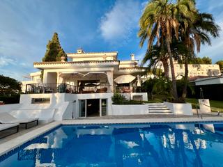 Casa  Avenida gustavo adolfo bécquer. Villa del carmen en la la campana, marbella: elegancia atemporal