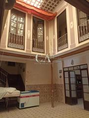 Casa  Santiago. Palacete en casco antiguo de puente genil