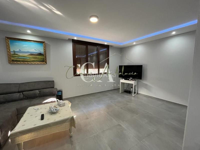 Foto d2c2186e-94dd-4f0a-b0c1-77cb5c2b6fa7. Casa  de nueva construcción en Puente Genil