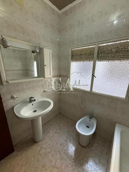 Foto b1bf3ac4-0d70-40e7-b35d-dafbf9ae2dad. Piso  grande céntrico en Puente Genil