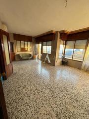 Pis  Aguilar. Piso grande céntrico