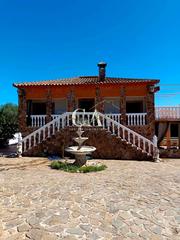 Casa  Lechin. Chalet en los arenales