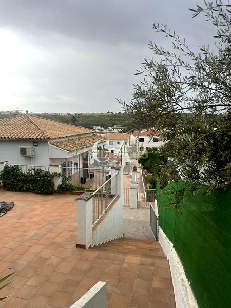 Foto ae31c1e9-f3e7-4959-9861-fbbc79a75dd0. Casa en Puente Genil