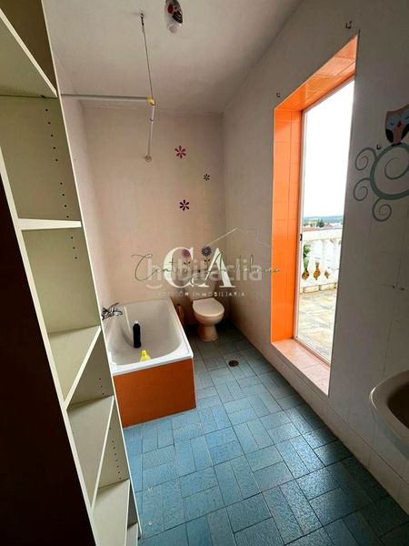 Foto 0169aafd-77bc-4753-9cbc-fe73d1330b85. Casa amb aparcament a jardín Lucena Lucena
