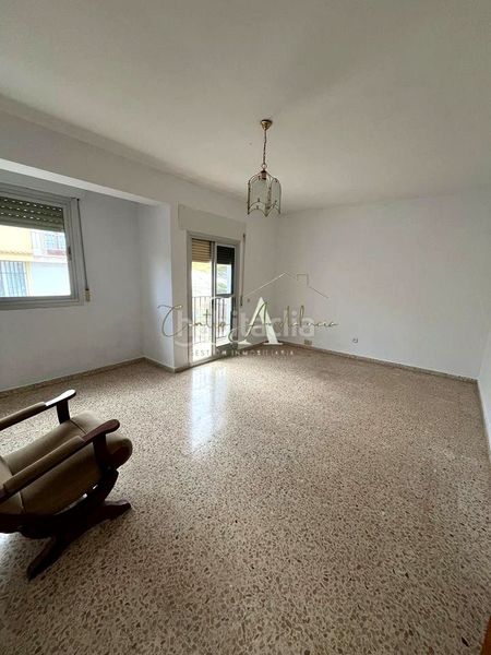 Foto 835c1a1f-d7cb-44bf-b031-ebb1daabb976. Casa amb aparcament a jardín Lucena Lucena