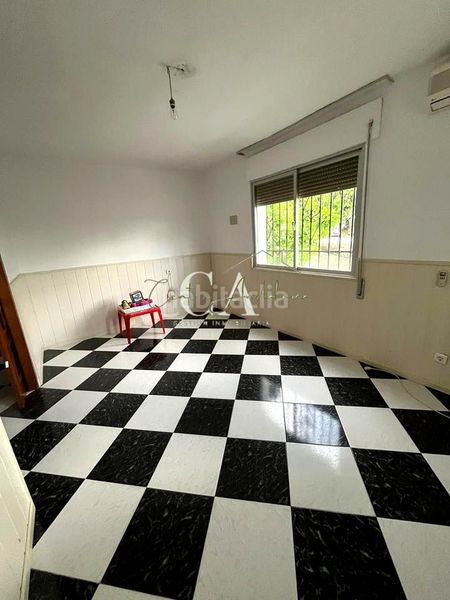 Foto 8d0f2773-cd19-44fc-b6d1-f52b03a76ca2. Casa amb aparcament a jardín Lucena Lucena